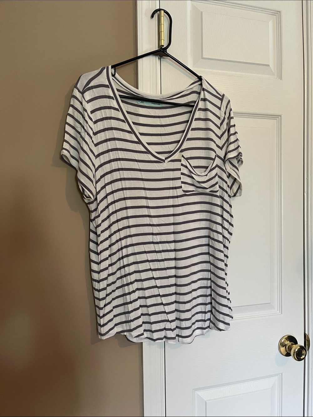 Maurices White & Gray Striped V-Neck Pocket Tee